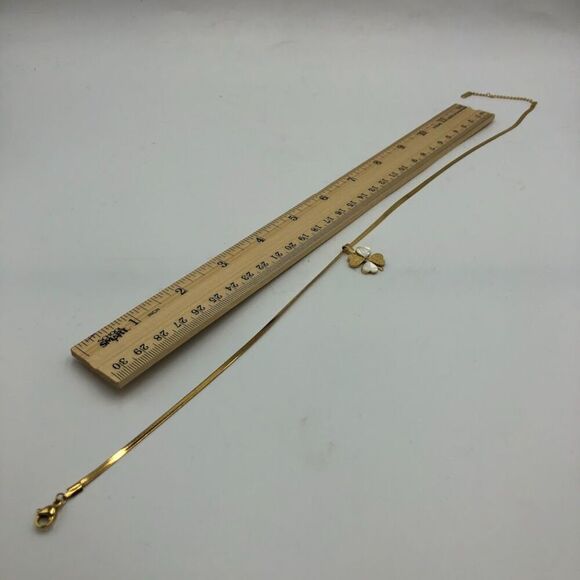 18K Gold Plated Women's Two Tone Clover Pendant Necklace Waterproof Jewelry - Picture 12 of 13